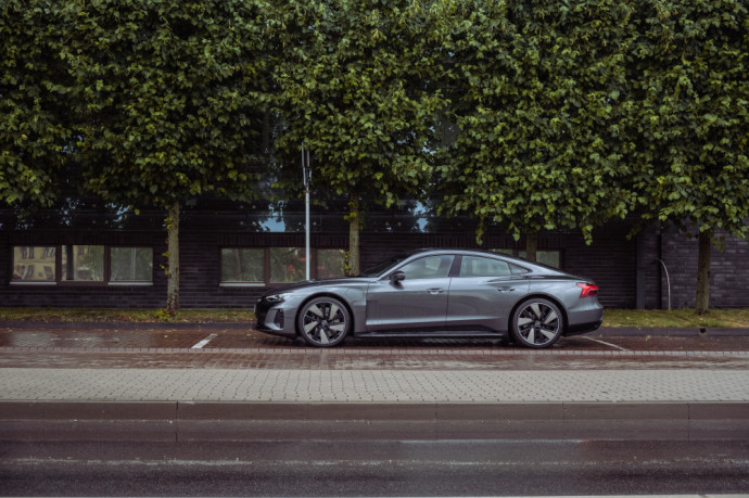 Elektrinis Audi e-Tron GT