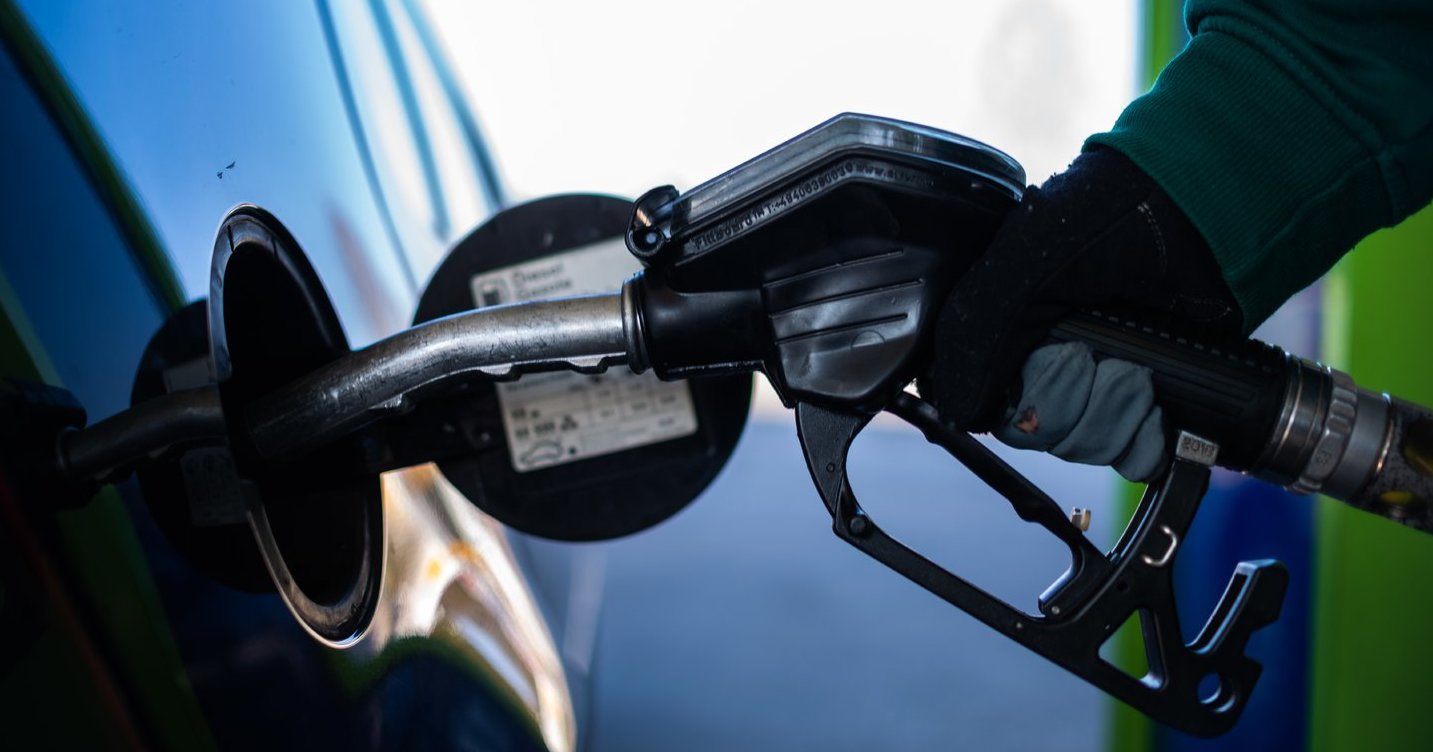 Dobra wiadomość dla kierowców: ceny paliw spadają od tygodnia