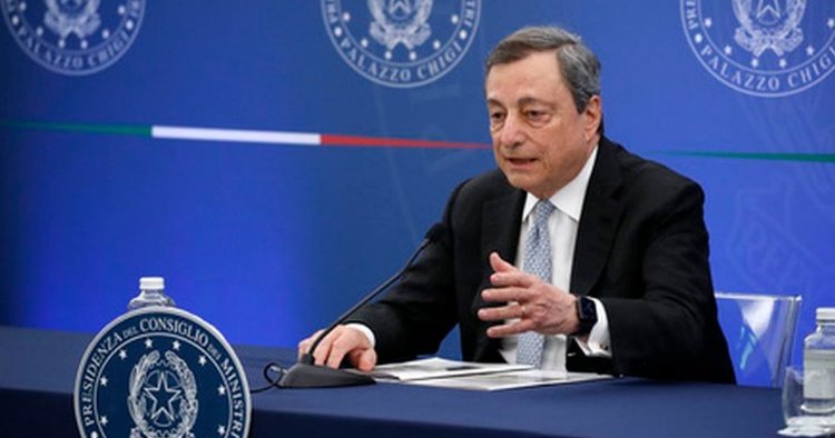 Il presidente del Consiglio Mario Draghi si dimette
