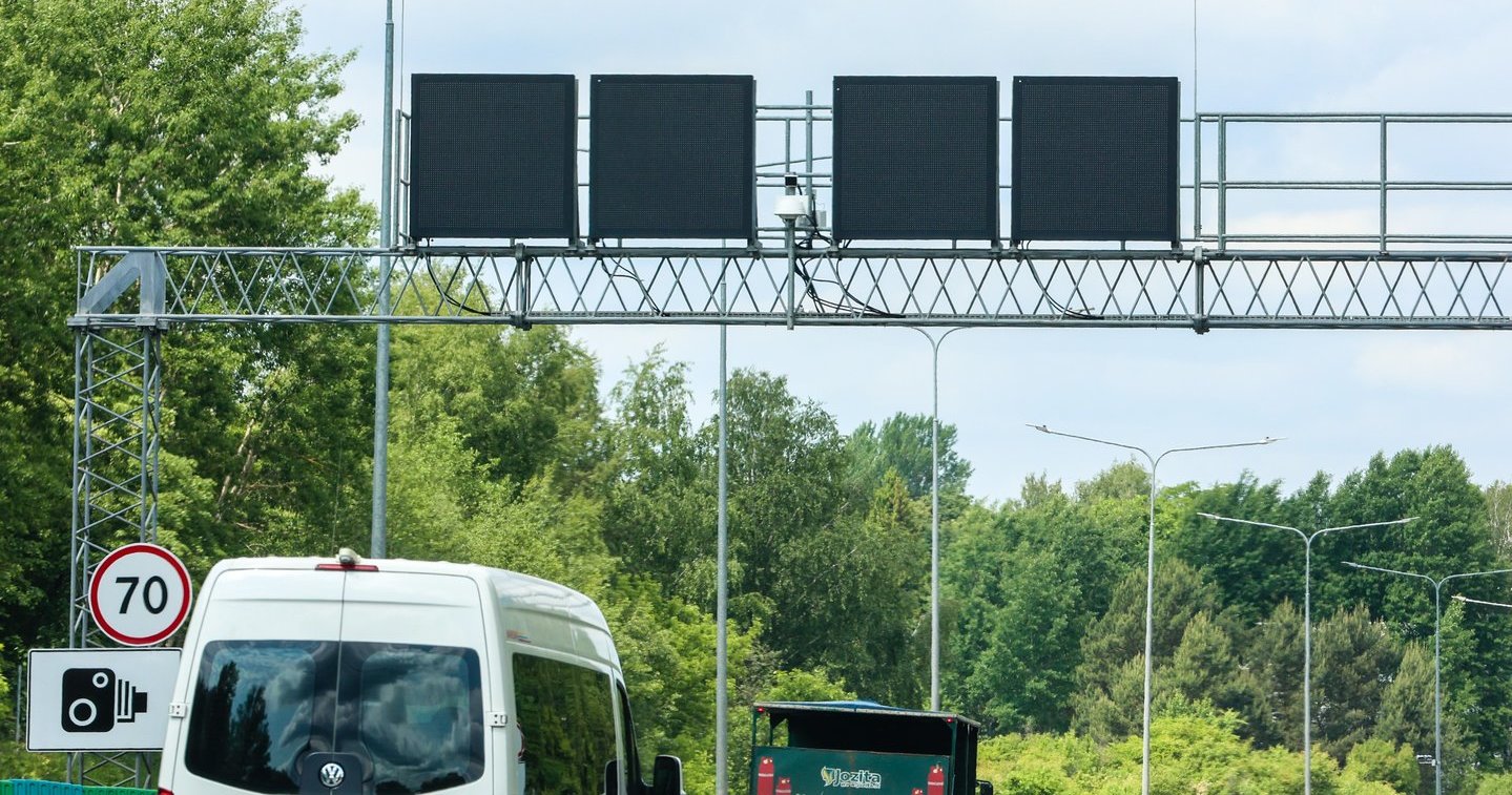 I conducenti possono perdere la patente in un attimo: avvertono di questo tratto dell’autostrada Vilnius-Kaunas