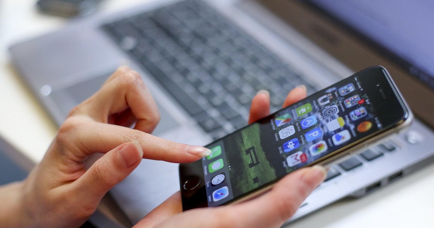 Naudojatės darbiniu telefonu ar kompiuteriu? Net neįsivaizduojate, kiek apie jus žino darbdavys