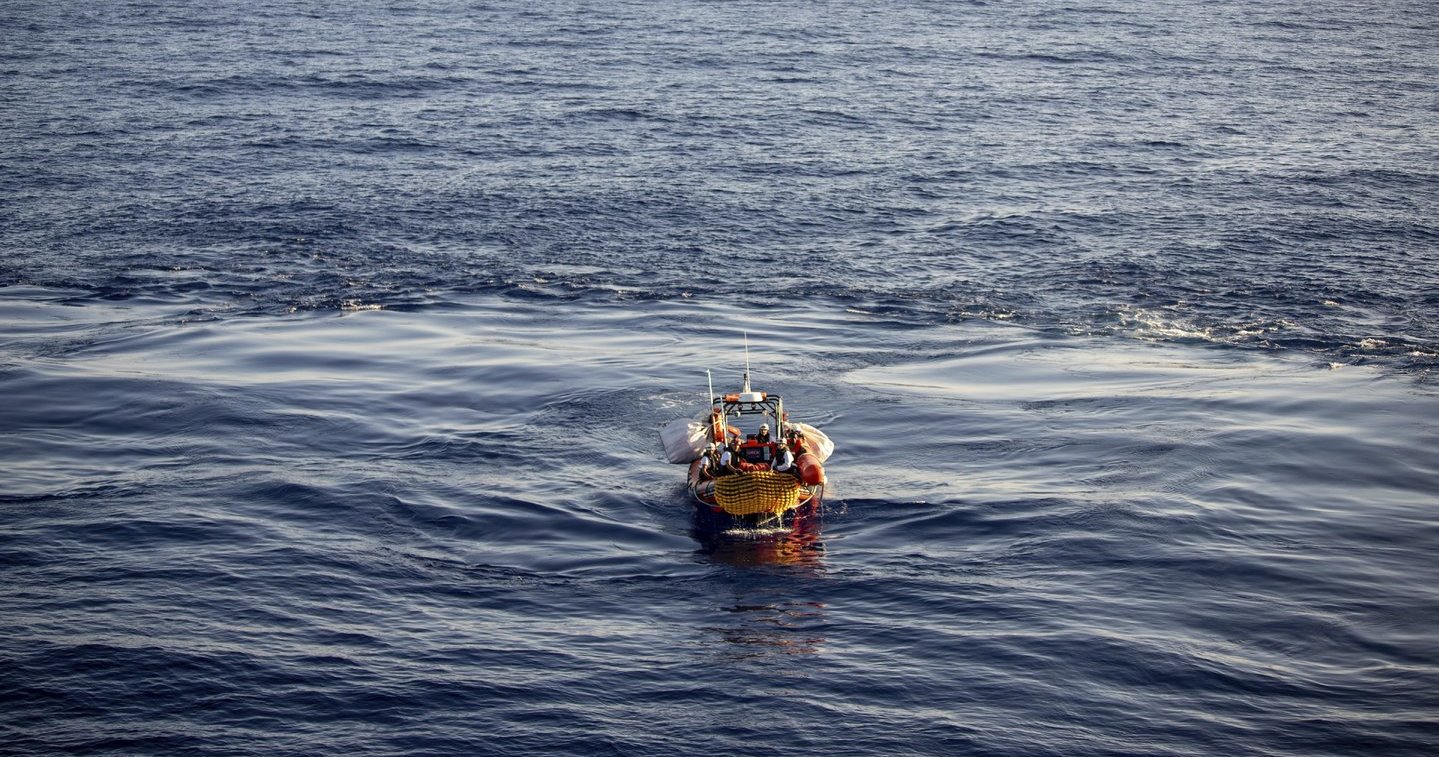Televisione italiana: 41 persone morte nel rovesciamento di un’imbarcazione che trasportava migranti provenienti dalla Tunisia