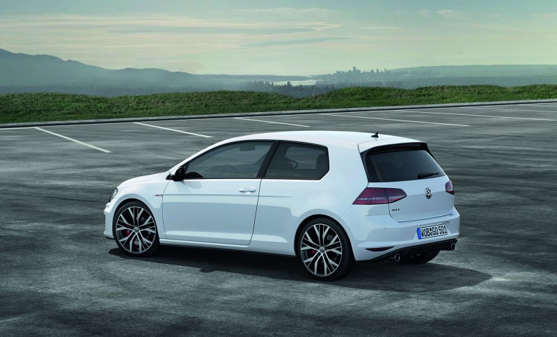 naujasis-golf-gti-sportiskesnis-lengvesnis-galingesnis3[1]