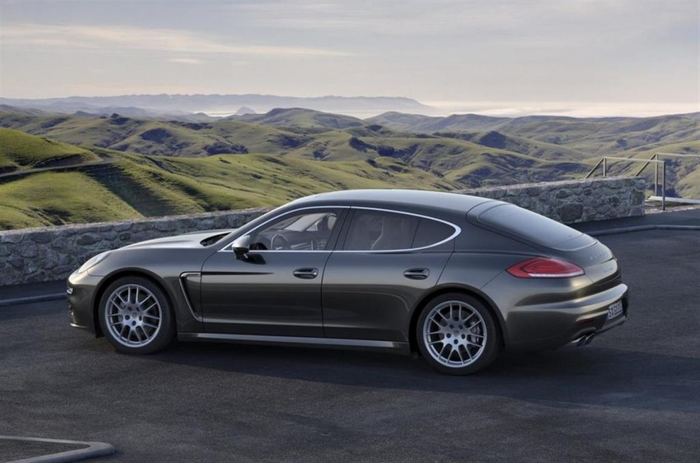 Porsche-Panamera-2014-05