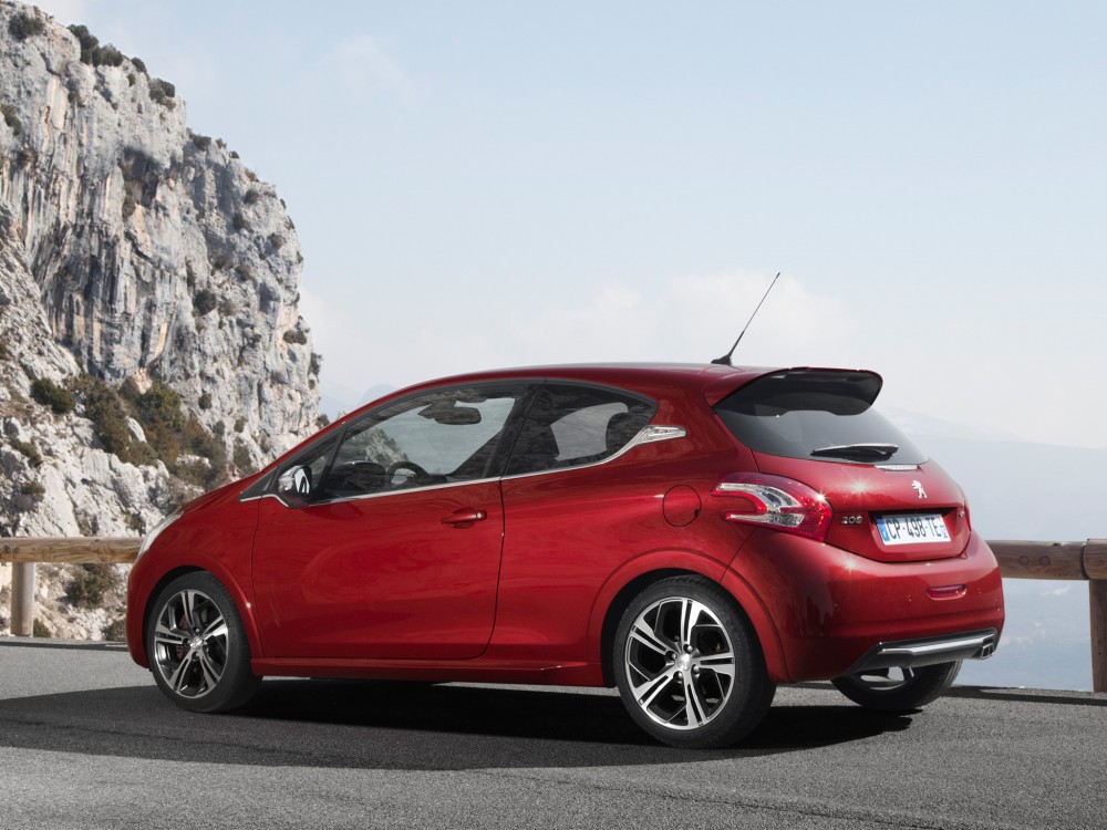 peugeot_208_gti_3-door_2