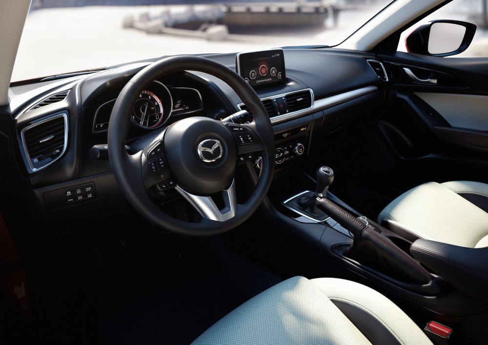 Mazda3_Hatchback_2013_interior_01__jpg300