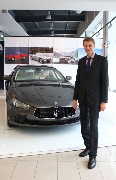 Renaldas Gineika prie Maserati Ghibli