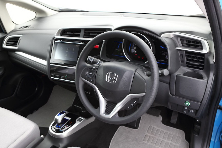 2014-Honda-Fit-Jazz-52[2]