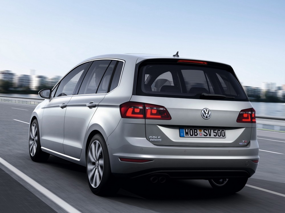 volkswagen_golf_sportsvan_concept_6