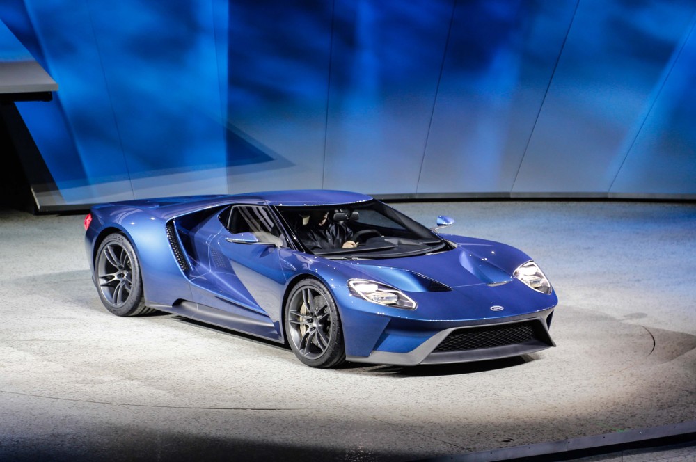 ford-gt-at-2015-detroit-auto-show-front-three-quarter