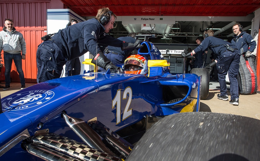 felipe-nasr-sauber-2015-f1-testing-barcelona-5