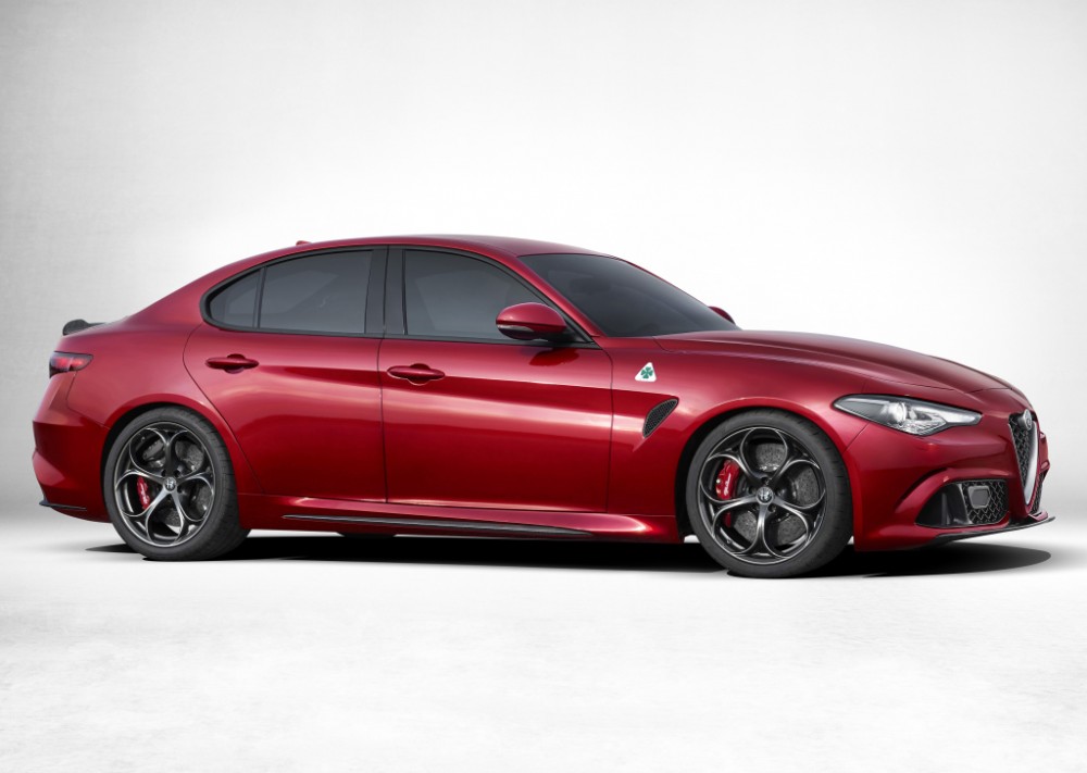 alfa_romeo_giulia_quadrifoglio_verde_3