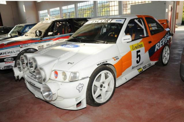 1995-Ford-Escort-RS-Cosworth-Front