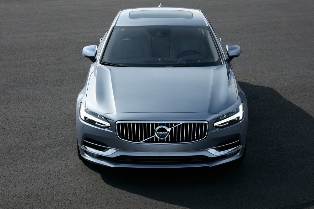 High Front Volvo S90 Mussel Blue