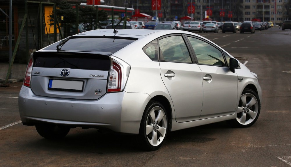 Hibridinis_automobilis_Toyota_Prius_2