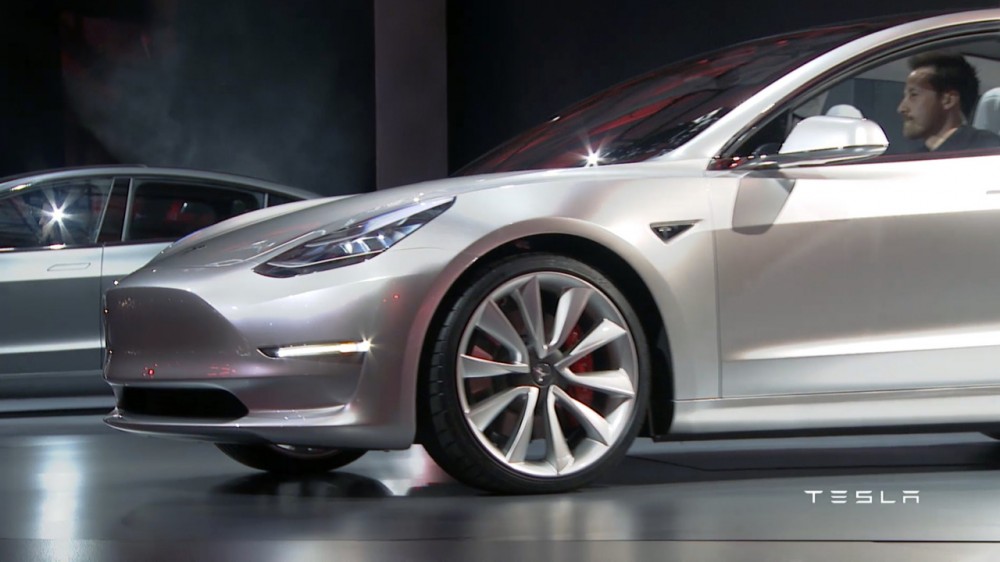 Tesla Model 3 (3)