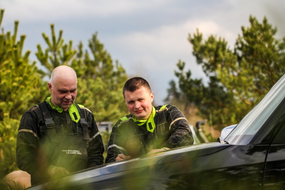 „Vaidota Off-Road Team“ šių metų bekelės varžybų sezoną atidarė Tauragėje. Čia vyko Lietuvos 4x4 automobilių pravažumo čempionato ir taurės I-as etapas „4x4 Tauragės Pavasaris“. Dukart šalies bekelės čempionas Vaidotas Paškevičius su šturmanu Dariumi Meleška čia atsivežė nauji įsigytą bolidą: 2011 metais latvio Vilnio Zeizos surinktą galingiausios TR3 klasės monstrą.