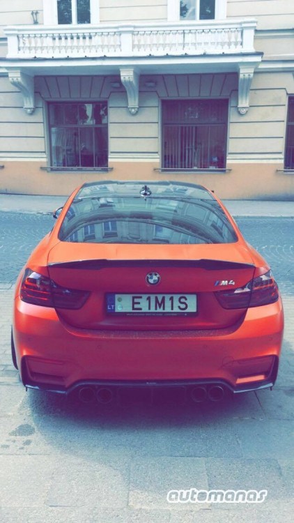 BMW M4 (2)