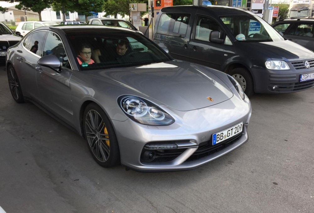 Porsche Panamera (1)