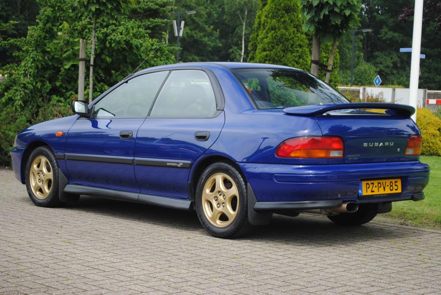 Subaru Impreza GT Turbo (2)