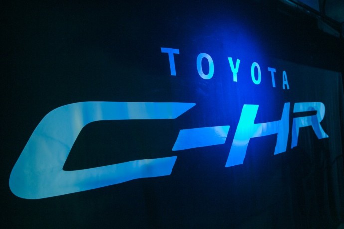 Toyota C-HR“ miesto visureigis