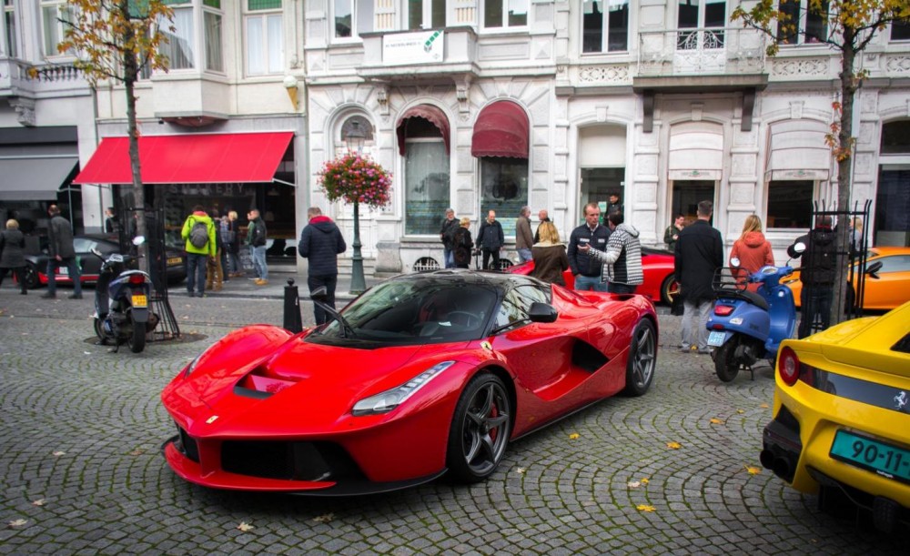 La Ferrari (2)