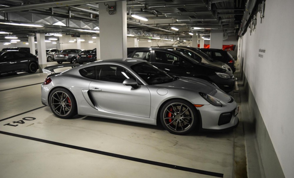 Porsche Cayman GT4 (3)