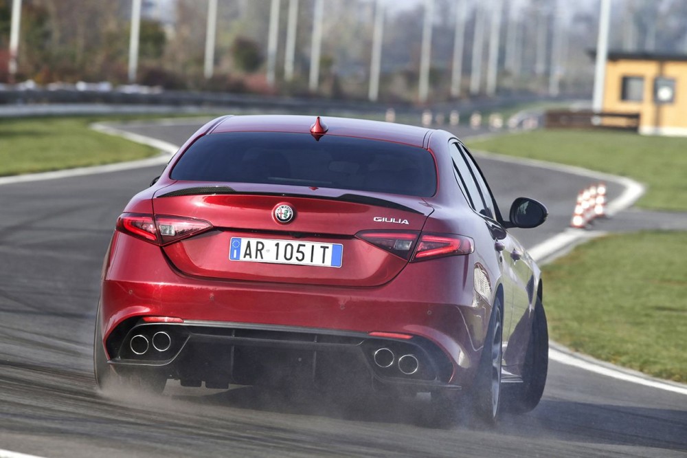 Alfa-Romeo_Giulia-Quadrifoglio_05