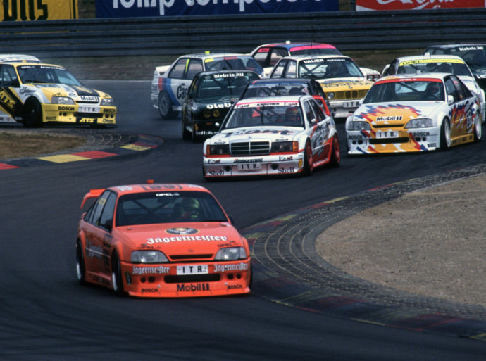 „Opel Omega 3000 24V DTM“ : Naujos kartos lenktynininkas