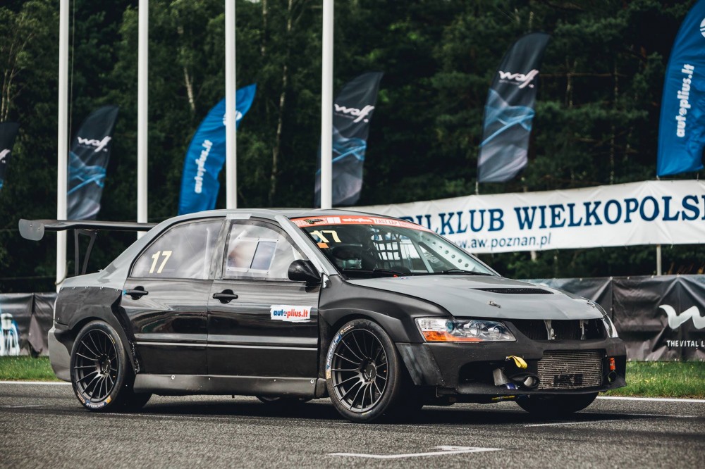 11 Mitsubishi Lancer Evo VIII