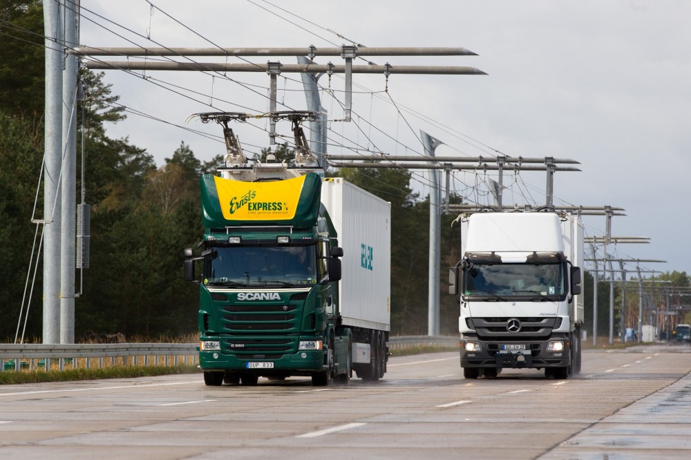 Siemens eHighway: Testfahrt mit Bundesumweltministerin Hendricks / Siemens eHighway: Test drive with Federal Environment Minister Hendricks