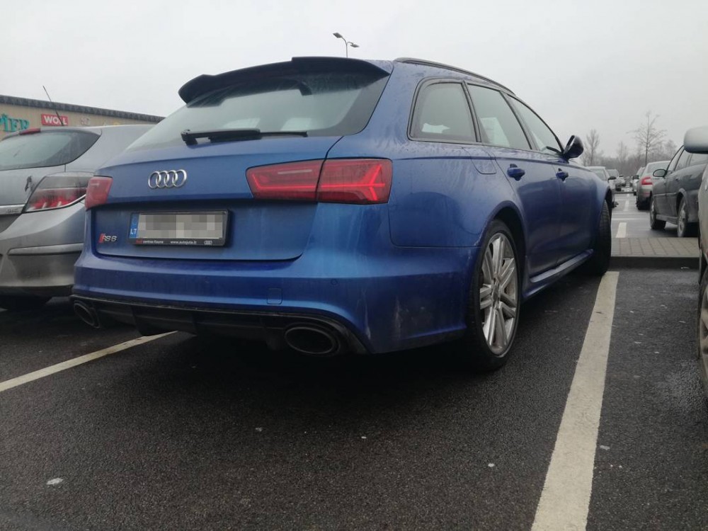 Audi RS6 (1)