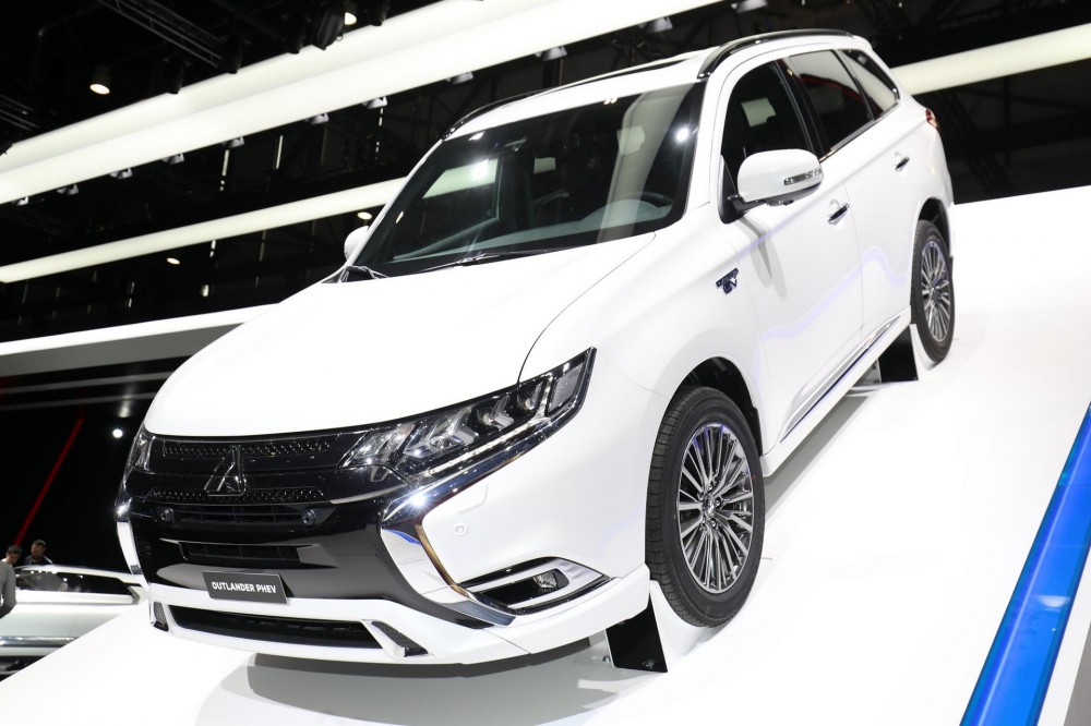 Mitsubishi Outlander PHEV (1)