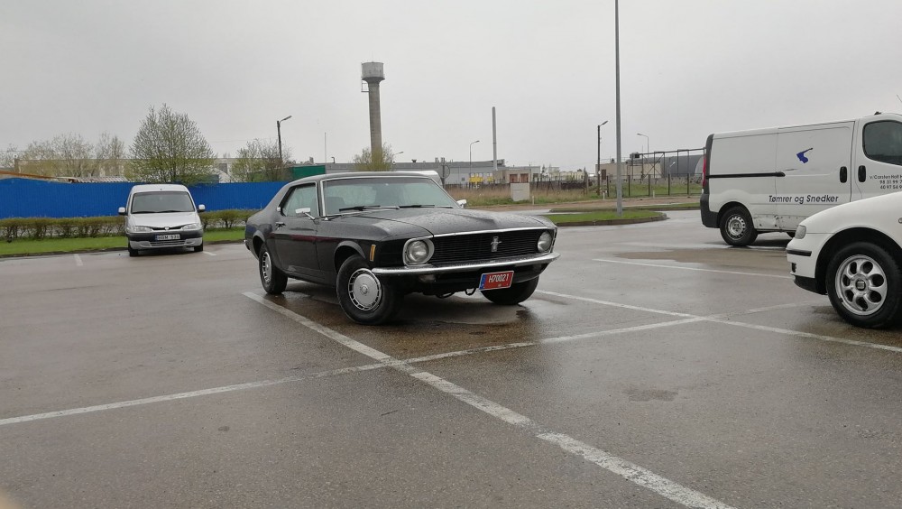 Эдгар Гуня užfiksuotas Ford Mustang (2)