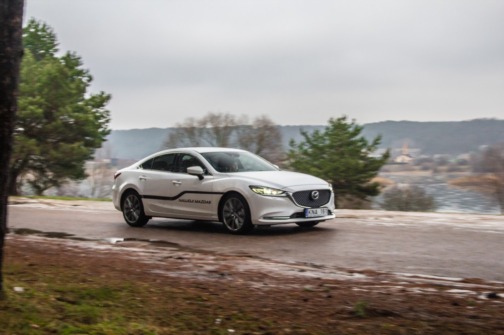 Palyginamasis testas: Mazda 6 prieš Peugeot 508