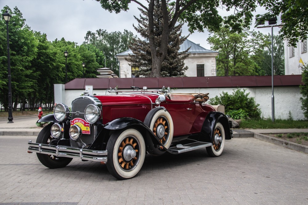 Konkurse dalyvausiantis Buick Sport Roadster