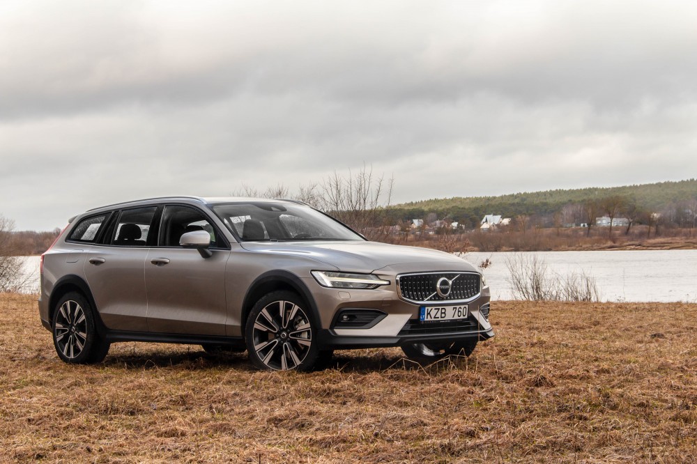 Volvo V60 Cross Country testas