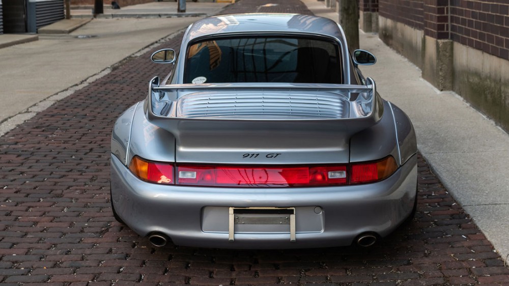 Aukcione parduodamas Porsche 911 GT2 (993 kartos)