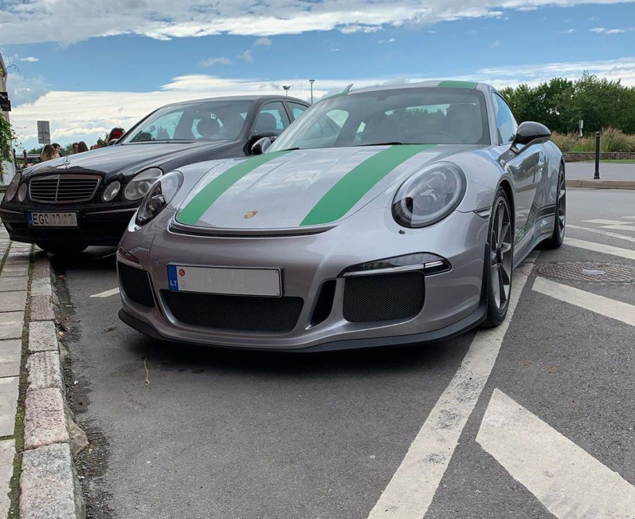 Gatvėje užfiksuotas Porsche 911 R