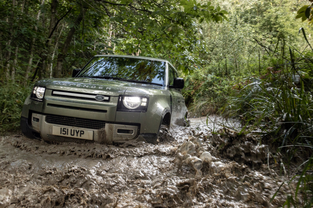 Hibridinis Land Rover Defender