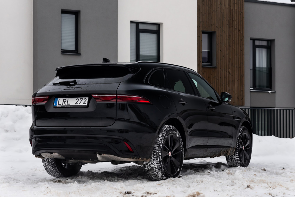 Atnaujintas Jaguar F-Pace