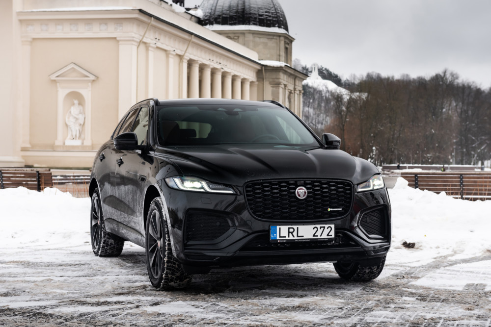 Atnaujintas Jaguar F-Pace