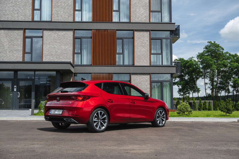 Read the definitive Seat Leon 2020 review