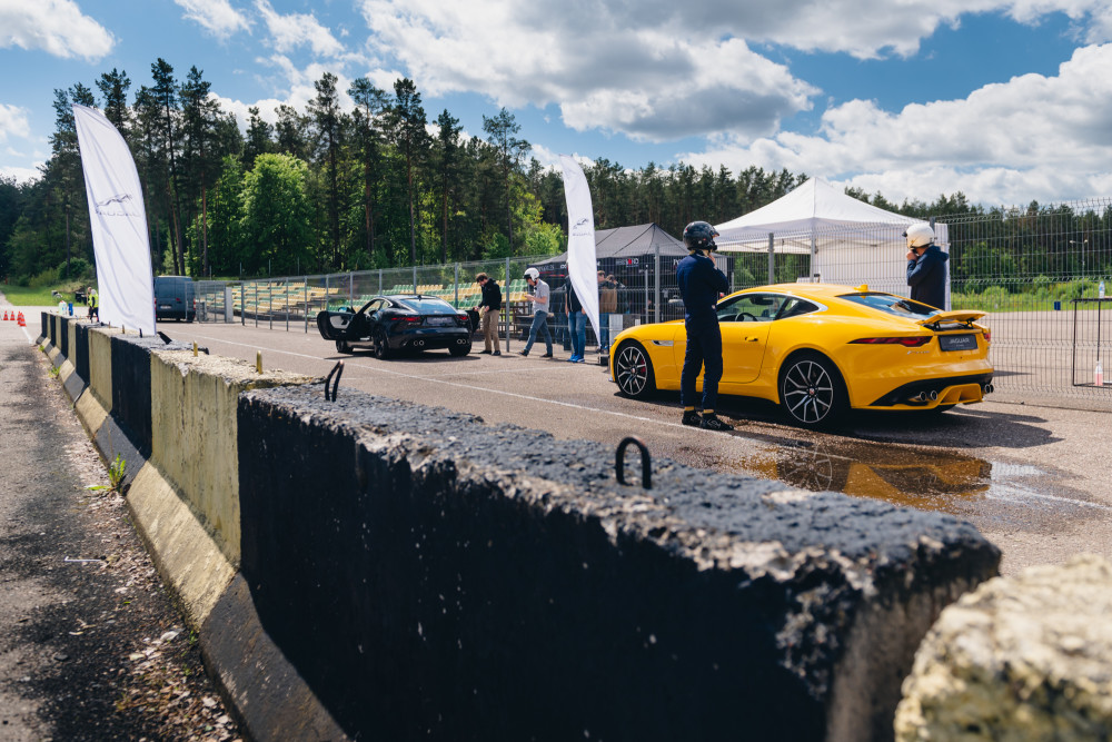 Susipažinti su naujuoju „F-Type“ galima „Jaguar“ atstovybėje Vilniuje.