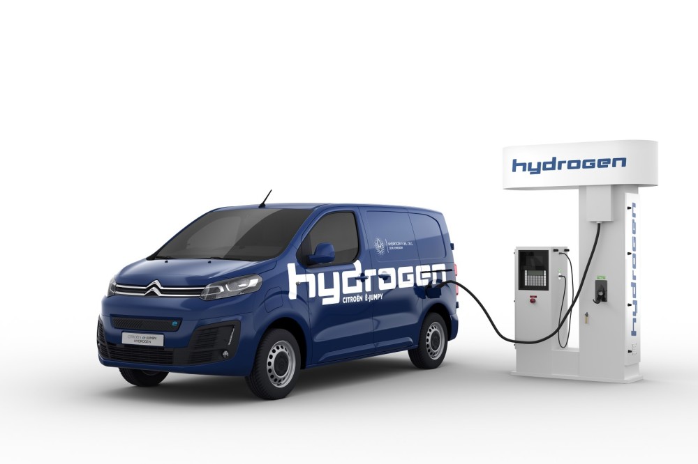 „Citroën ë-Jumpy Hydrogen“ įmontuota baterija ir vandenilio kuro elementas suteiks galimybę nuvažiuoti didesnį atstumą ir neturės įtakos kitiems techniniams rodikliams.