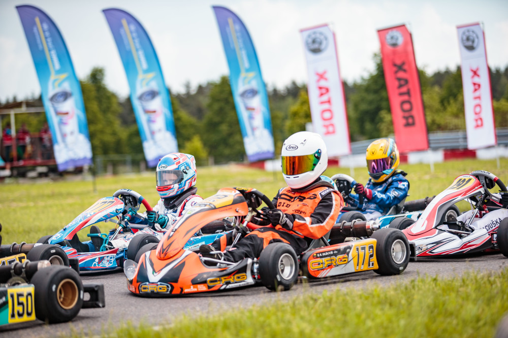 „Rotax Max Challenge powered by Spark Energy“ antrajame etape pečius surėmė Lietuviai su Latviais.