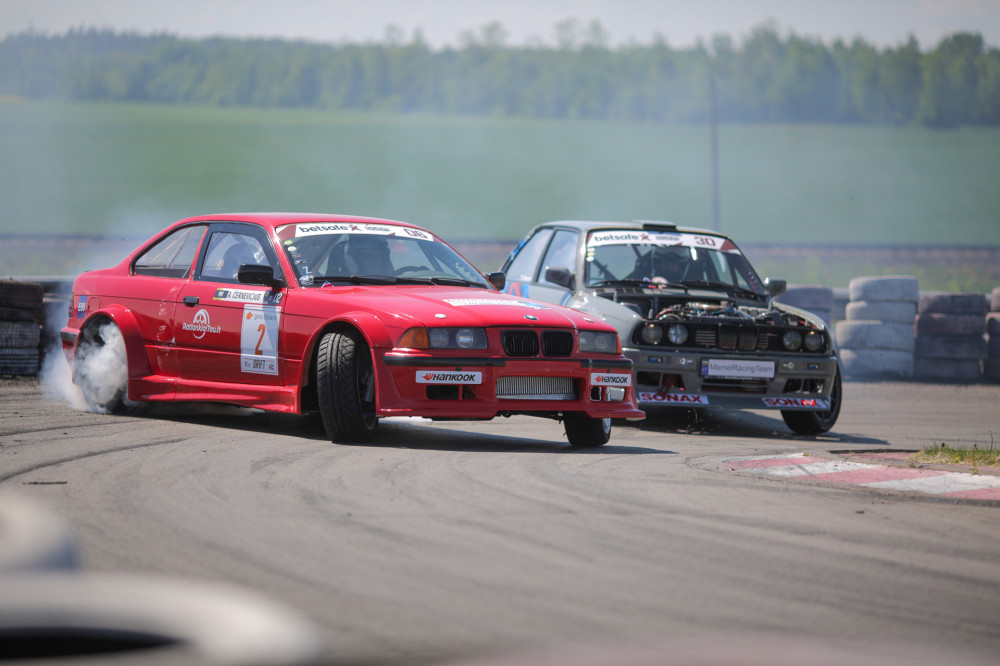 Kuršėnuose, Šiaulių Darbo rinkos mokymo centro autodrome, vyks Lietuvos ir Baltijos šalių „drifto“ čempionatai bei gausybę nerealių vaizdų žiūrovams padovanosianti šonaslydžio šventė „Matsuri“.