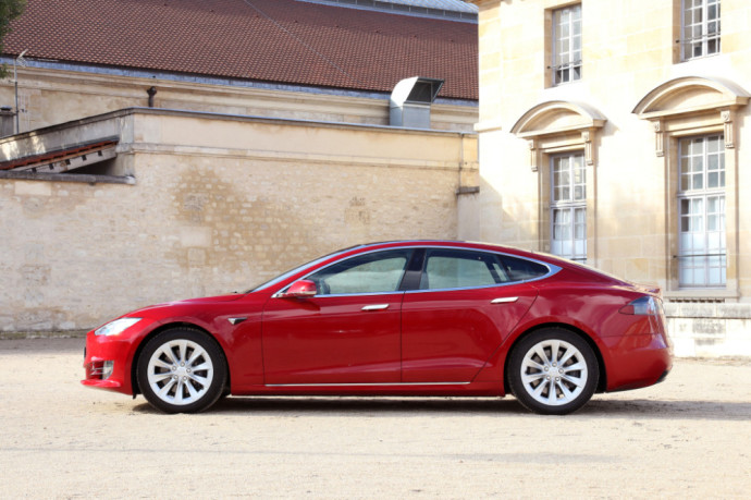 Tesla Model S 75D