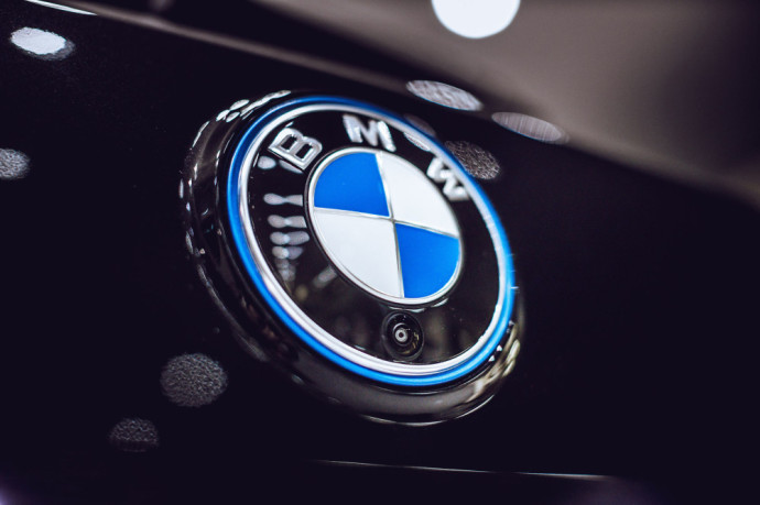 Lietuvoje debiutuoja BMW naujos kartos elektromobilis – „BMW iX“
