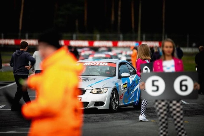 „BMW 325 CUP“ čempionu tapęs Karolis Jovaiša: „Lenktynėse svarbiausia artima kova“ 